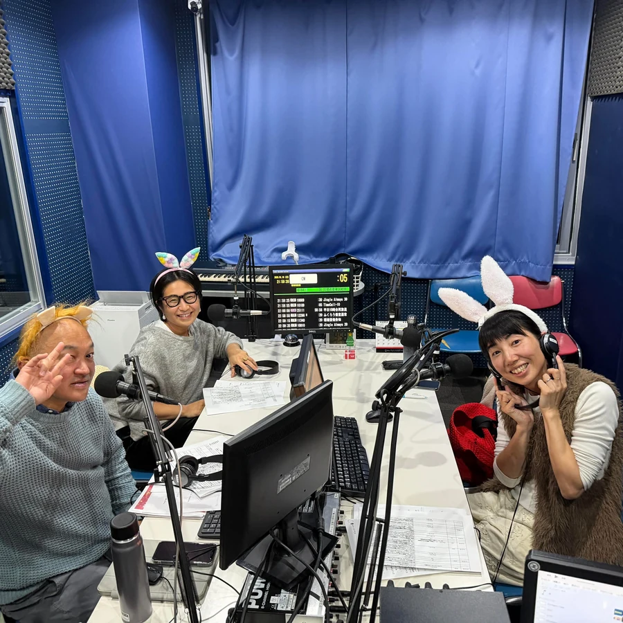 スタジオでオンエア中のピョンヒー・ヒーちゃん・織衣さん