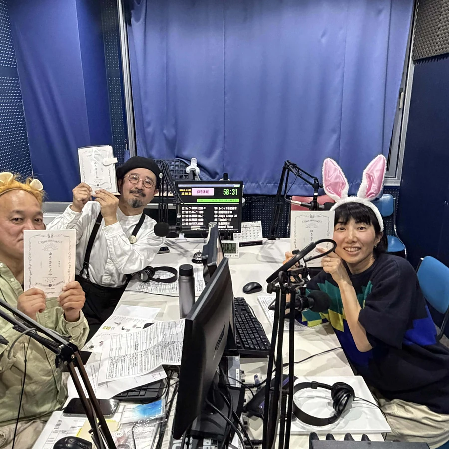 スタジオでオンエア中のピョンヒー・ヒーちゃん・西さん
